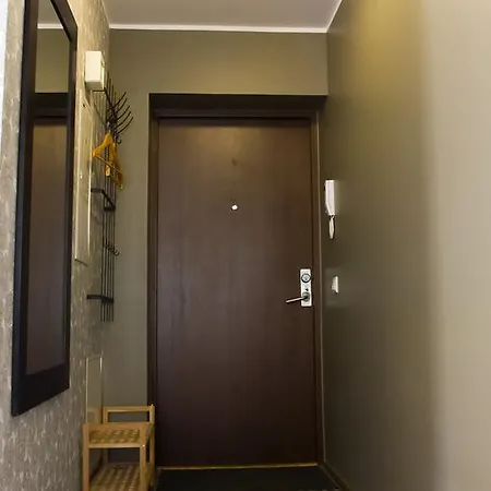 Apartment Komeedi *
